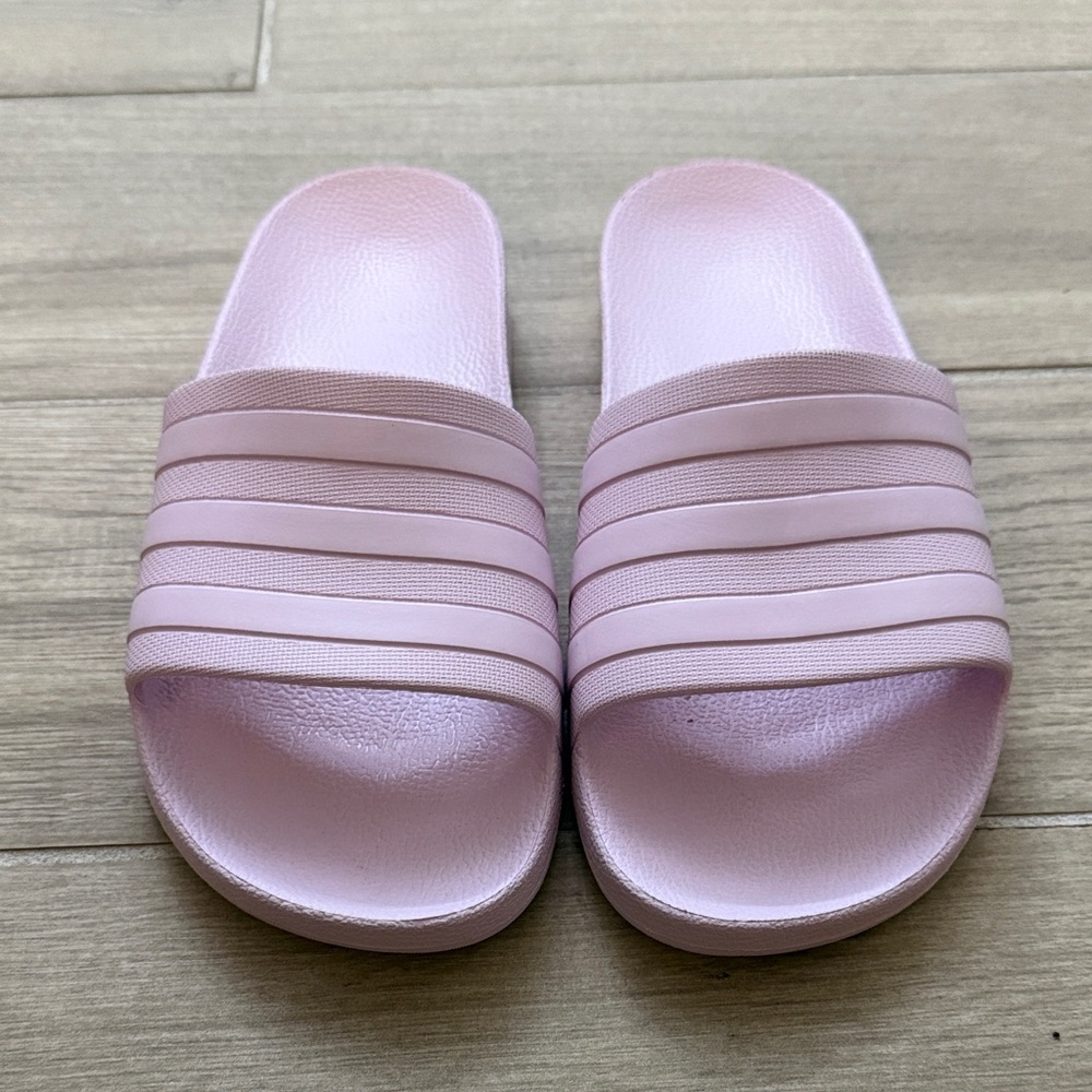 Adidas Adilette Slides Women’s Light Pink Solid Stripes Sandals Sports